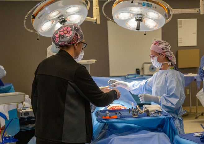 Surgical Tech students in lab