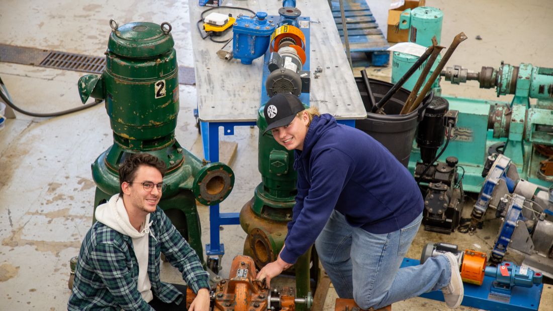 students working togeter