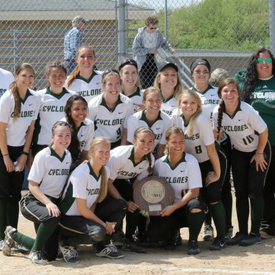 2017 softball champ team with their trophy